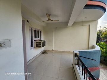 Balcony in 3 BHK Apartment at Kidwaipuri – for Rent