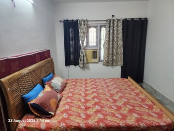 Bedroom in 3 BHK Apartment at Kidwaipuri – for Rent