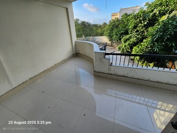 Balcony in 3 BHK Apartment at Kidwaipuri – for Rent
