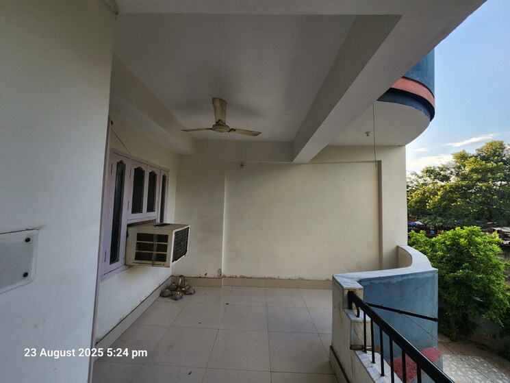 Balcony, kidwaipuri 3 Bedroom 1600 Sq.Ft. Apartment In Kidwaipuri Patna 9127552