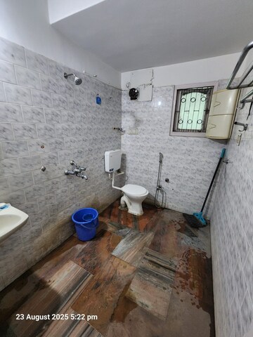 Attached Bathroom in 3 BHK Apartment at Kidwaipuri – for Rent