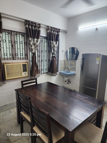 Living Room in 3 BHK Apartment at Kidwaipuri – for Rent