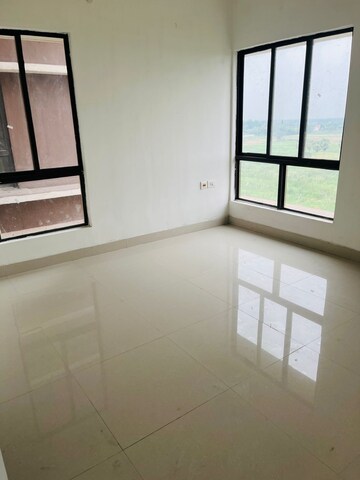 Room in 3 BHK Apartment at DTC Southern Heights, Joka – for Sale