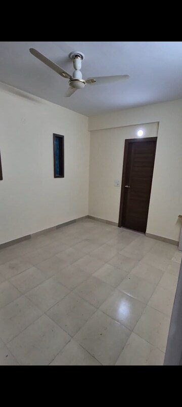 Room in 2 BHK Apartment at Apex Our Homes, Sector 37c – for Rent