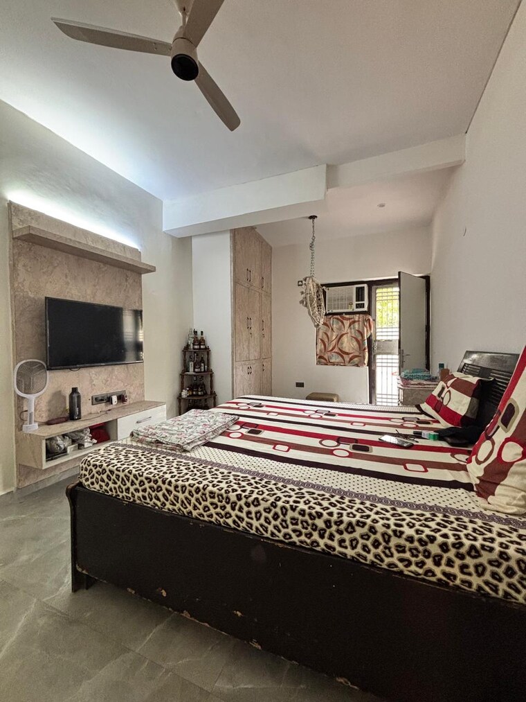 Bedroom, sushant lok iii 3 Bedroom 2700 Sq.Ft. Builder Floor In Sushant Lok Iii Gurgaon 9127591