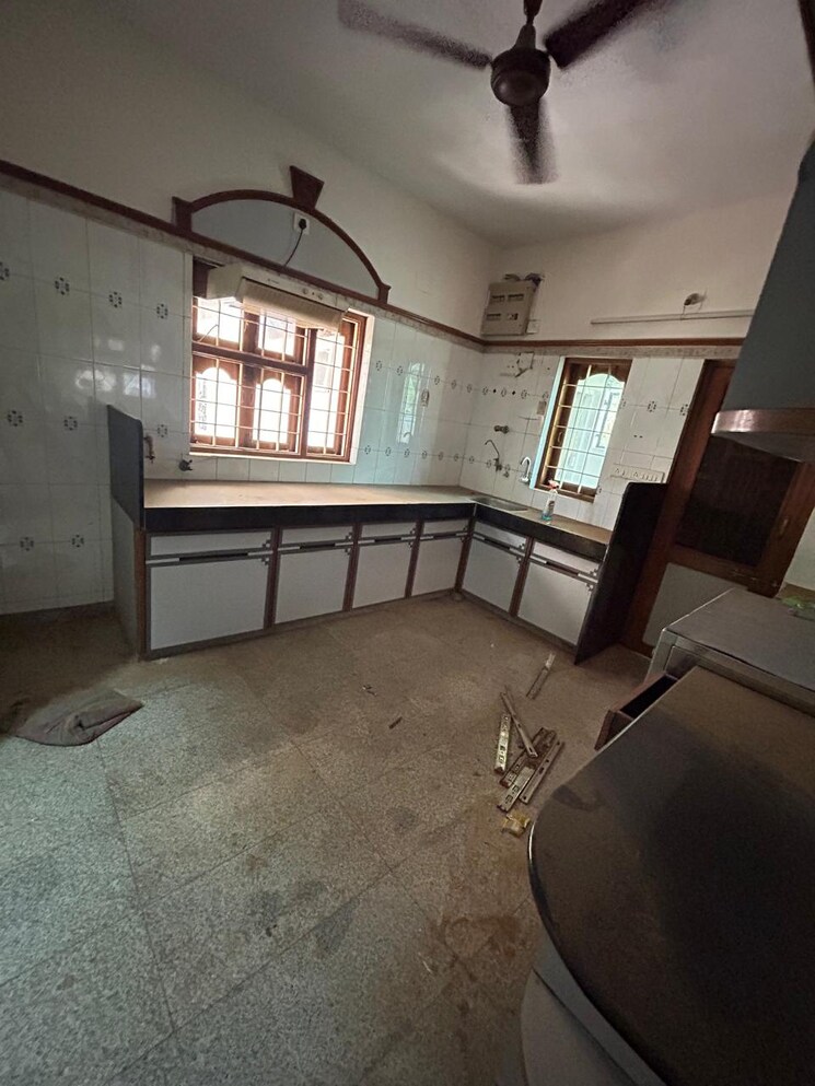 Kitchen, gurukul 4 Bedroom 3800 Sq.Ft. Apartment In Gurukul Ahmedabad 9127647