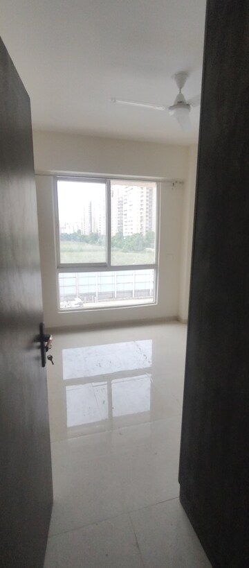 Room in 2 BHK Apartment at Signature The Millennia 2, Sector 37d – for Rent