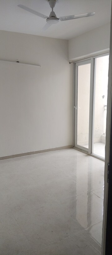 Room in 2 BHK Apartment at Signature The Millennia 2, Sector 37d – for Rent