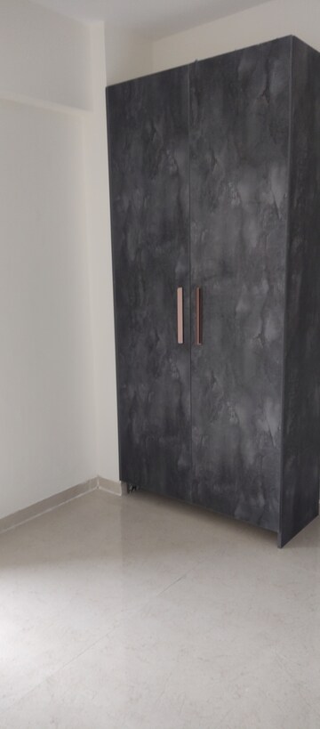 Room in 2 BHK Apartment at Signature The Millennia 2, Sector 37d – for Rent