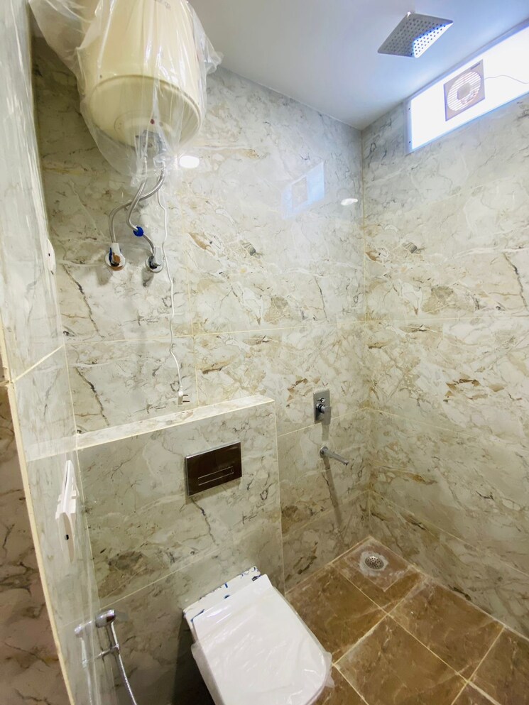 Bathroom, sector 31 Studio 649 Sq.Ft. Builder Floor In Sector 31 Gurgaon 9127671