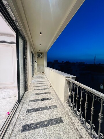 Balcony in 3 BHK Builder Floor at Sector 46 – for Rent