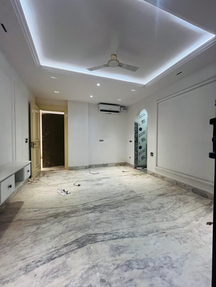 Room, sector 46 3 Bedroom 2700 Sq.Ft. Builder Floor In Sector 46 Gurgaon 9127681