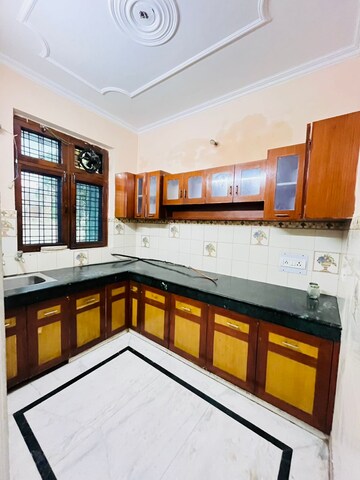 Kitchen in 2 BHK Builder Floor at Sector 46 – for Rent