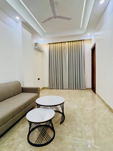 1 BHK Builder Floor For Rent in Sector 32