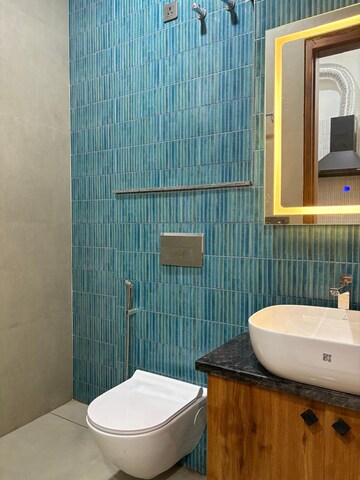 Bathroom in 1 BHK Builder Floor at Sector 32 – for Rent