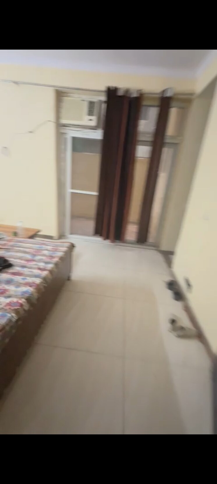 Room, lal kuan 4 Bedroom 1800 Sq.Ft. Apartment In Lal Kuan Ghaziabad 9127696