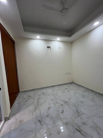 Bedroom in 1 BHK Builder Floor at Saket – for Rent