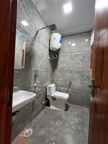 Bathroom in 1 BHK Builder Floor at Saket – for Rent