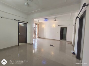 Room in 3 BHK Builder Floor at Sector 46 – for Rent