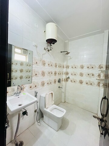 Bathroom in 2 BHK Builder Floor at Sector 52 – for Rent