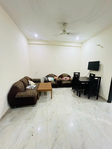 Living Room in 2 BHK Builder Floor at Sector 52 – for Rent