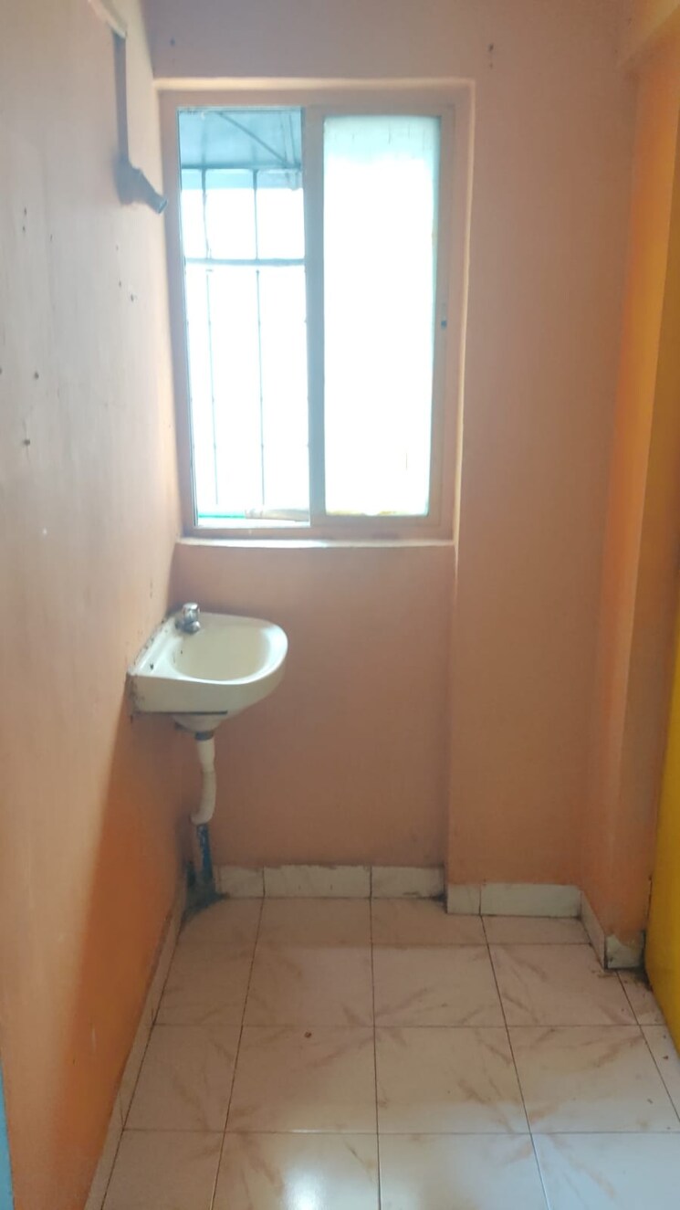 Bathroom, raviwar peth 1 Bedroom 500 Sq.Ft. Apartment In Raviwar Peth Pune 9127766
