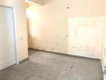 Room in 3 BHK Builder Floor at Palam Vihar Residents Association, Palam Vihar – for Rent