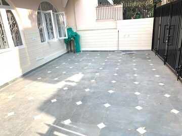Parking in 3 BHK Builder Floor at Palam Vihar Residents Association, Palam Vihar – for Rent
