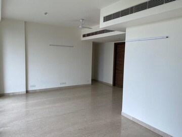 Room in 3 BHK Apartment at Emaar The Palm Drive-The Premier Terraces, Sector 66 – for Rent