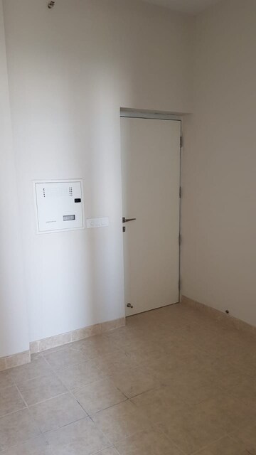 Room in 3 BHK Apartment at Emaar The Palm Drive-The Premier Terraces, Sector 66 – for Rent
