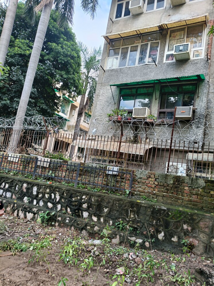 Exterior View, vasundhara enclave 3 Bedroom 1500 Sq.Ft. Apartment In Vasundhara Enclave Delhi 9127803