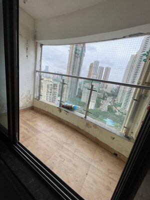 2 BHK Apartment For Sale in Yasmin Tower, Agripada