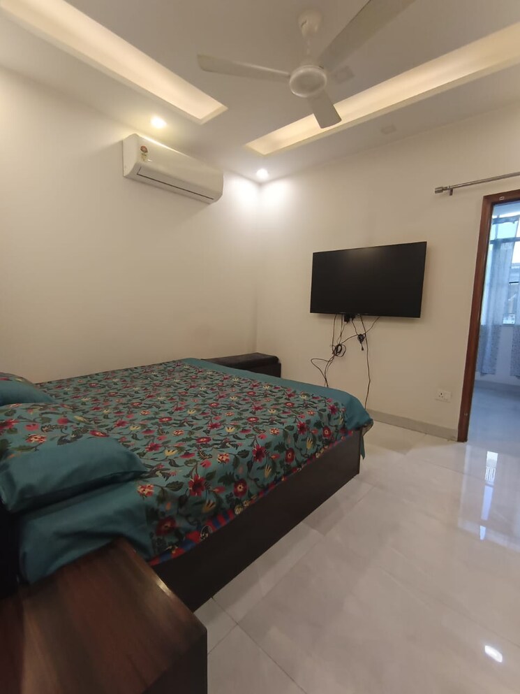 Bedroom, navbharat-apartments 2 Bedroom 1000 Sq.Ft. Apartment In Paschim Vihar Delhi 9127817