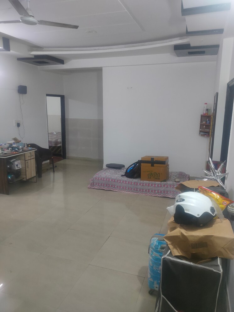  Parking, silver-city-heights 2 Bedroom 1050 Sq.Ft. Apartment In Ambala Highway Zirakpur 9127822