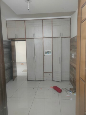 Building Lobby in 3 BHK Apartment at Guru Nanak Enclave, Dhakoli – for Rent