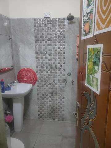 Bathroom in 3 BHK Apartment at Guru Nanak Enclave, Dhakoli – for Rent