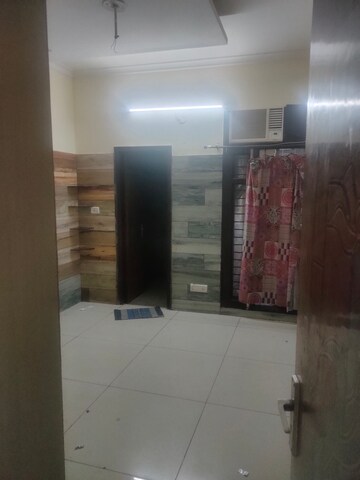 Furnished Amenities in 3 BHK Apartment at Guru Nanak Enclave, Dhakoli – for Rent