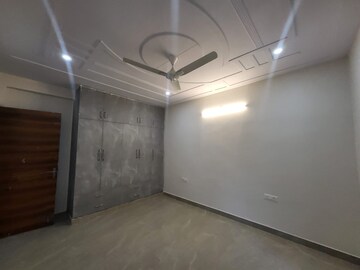 Room in 3 BHK Builder Floor at Uppal Southend, Sector 49 – for Sale