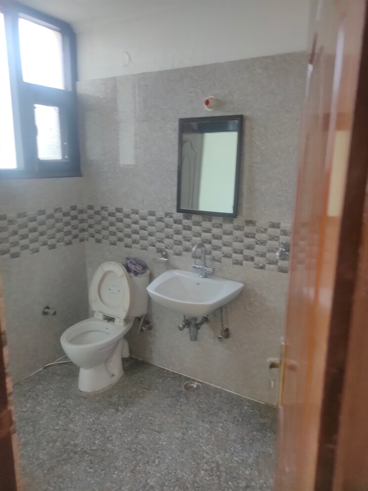 Bathroom, mp-metro-towers 3 Bedroom 2600 Sq.Ft. Apartment In Dhakoli Zirakpur 9127843