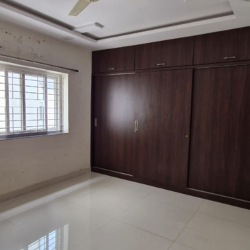 Room in 3 BHK Builder Floor at Kondapur – for Rent