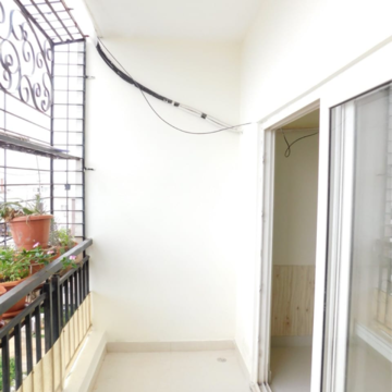 Balcony in 2 BHK Builder Floor at Kondapur – for Rent