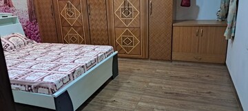 Room in 3 BHK Apartment at Mr 10 – for Rent