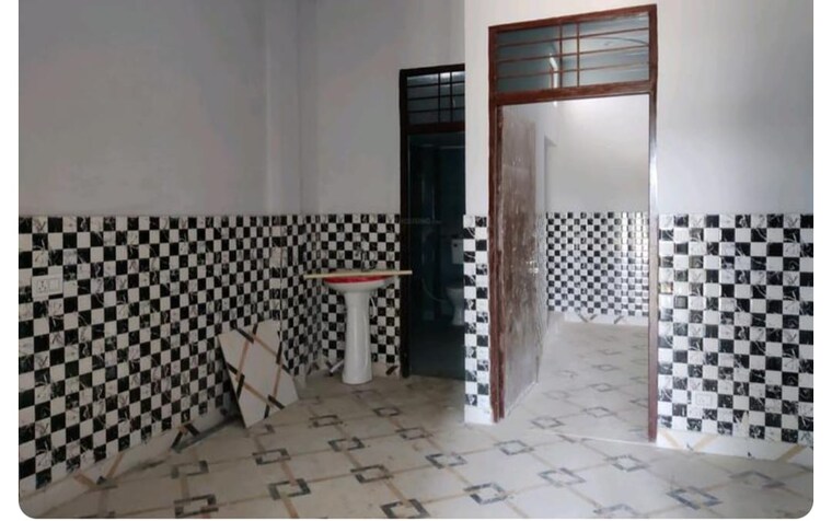  Parking, krishna-vatika-society 2 Bedroom 60 Sq.Yd. Villa In Sector 4 Greater Noida Greater Noida 9128001