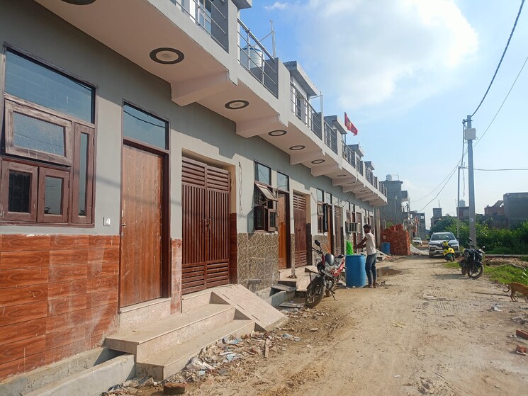 Exterior View, krishna-vatika-society 2 Bedroom 60 Sq.Yd. Villa In Sector 4 Greater Noida Greater Noida 9128001