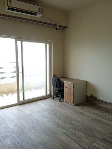 Room in 2 BHK Apartment at Migsun Twiinz, Eta Ii Greater Noida – for Sale