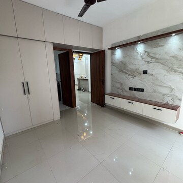 Room in 2 BHK Apartment at Pyramid Pride, Sector 76 – for Rent