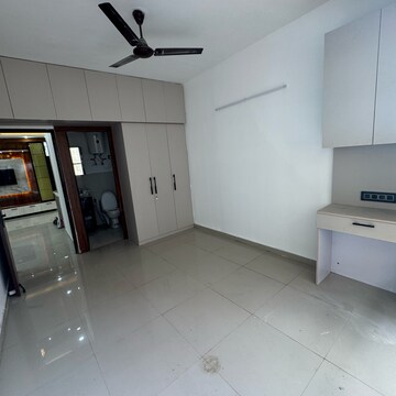 Room in 2 BHK Apartment at Pyramid Pride, Sector 76 – for Rent