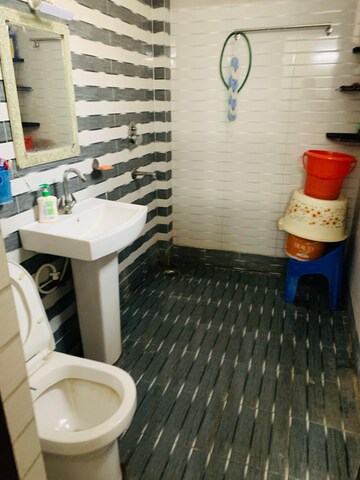Team Area in 2 BHK Villa at Sector 11 – for Rent