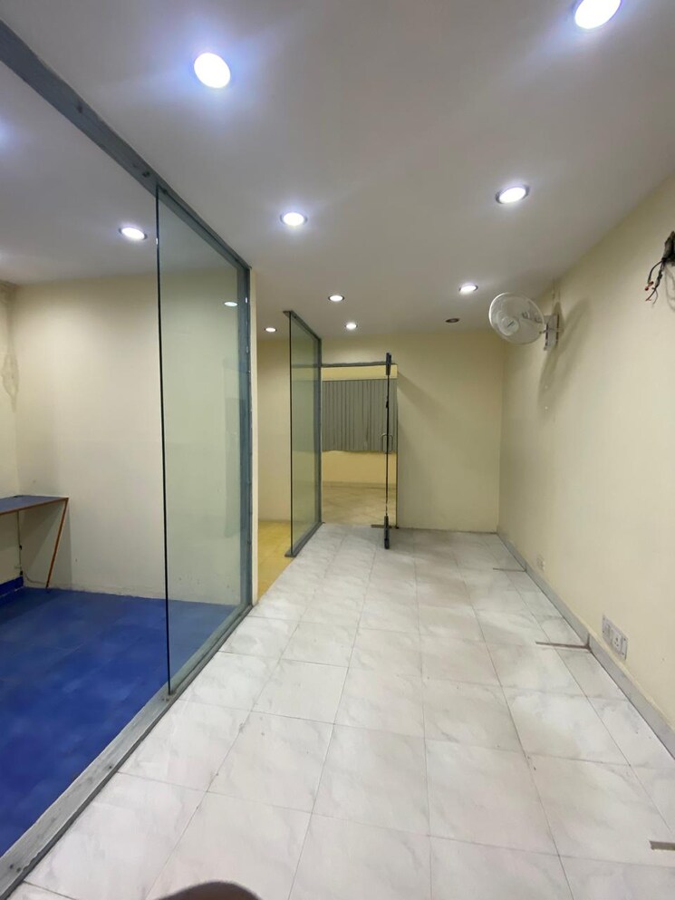 Room, lajpat nagar Commercial Office Space 1000 Sq.Ft. In Lajpat Nagar Delhi 9128069