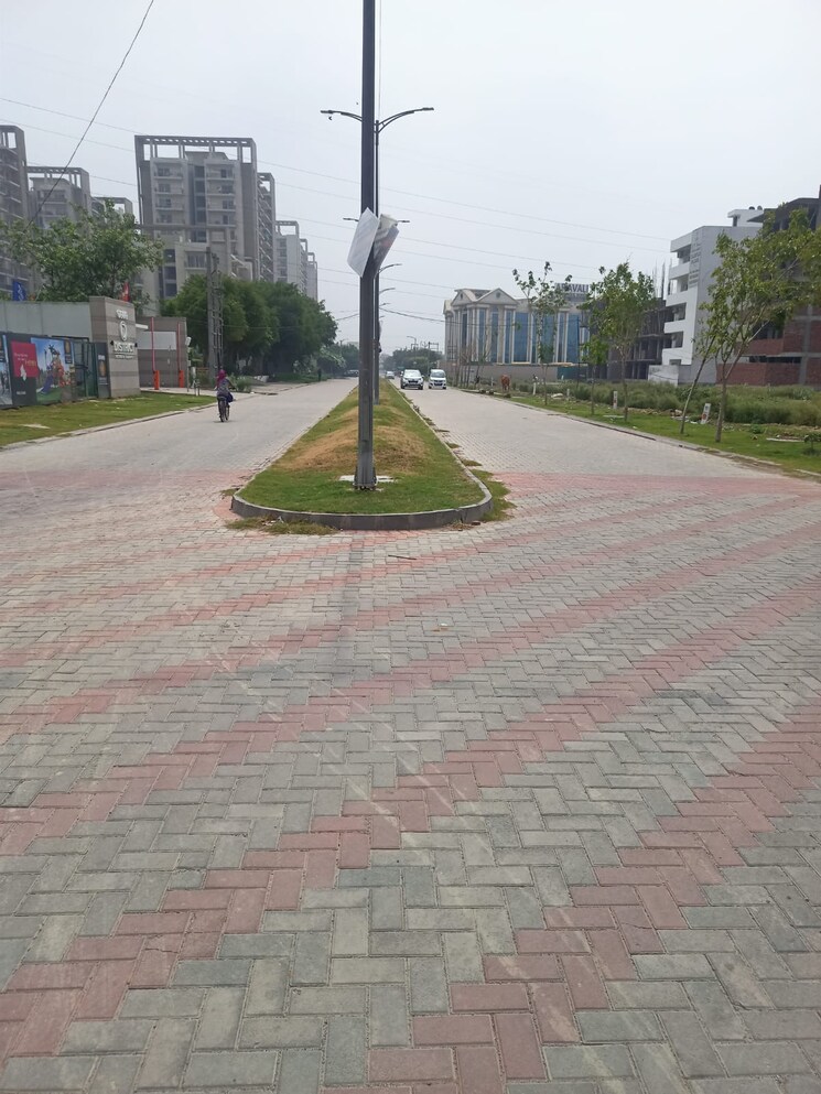 Garden, omaxe-heights 2 Bedroom 1200 Sq.Ft. Apartment In Sector 86 Faridabad 9128072